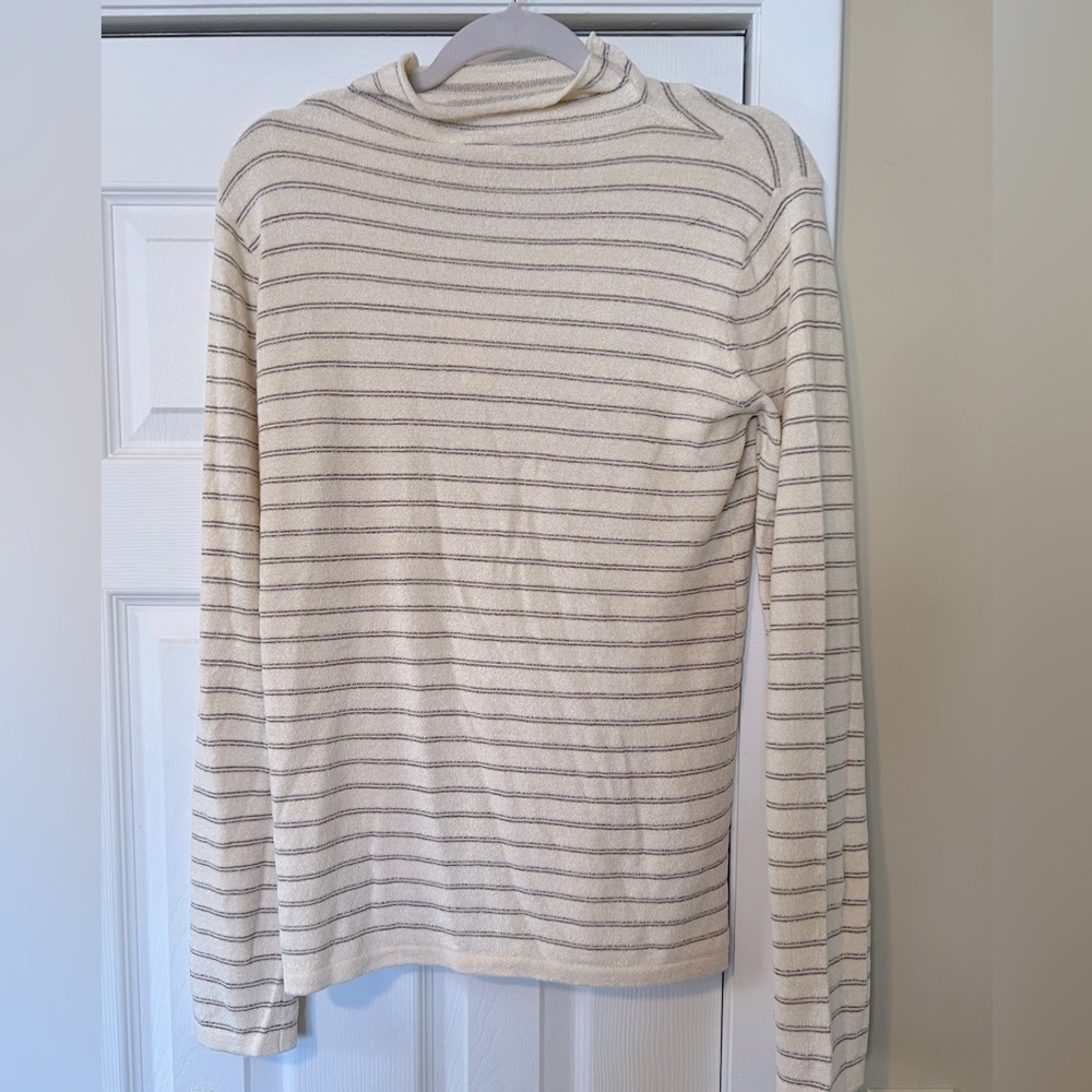 Hem & Thread NWT top extra soft M size
